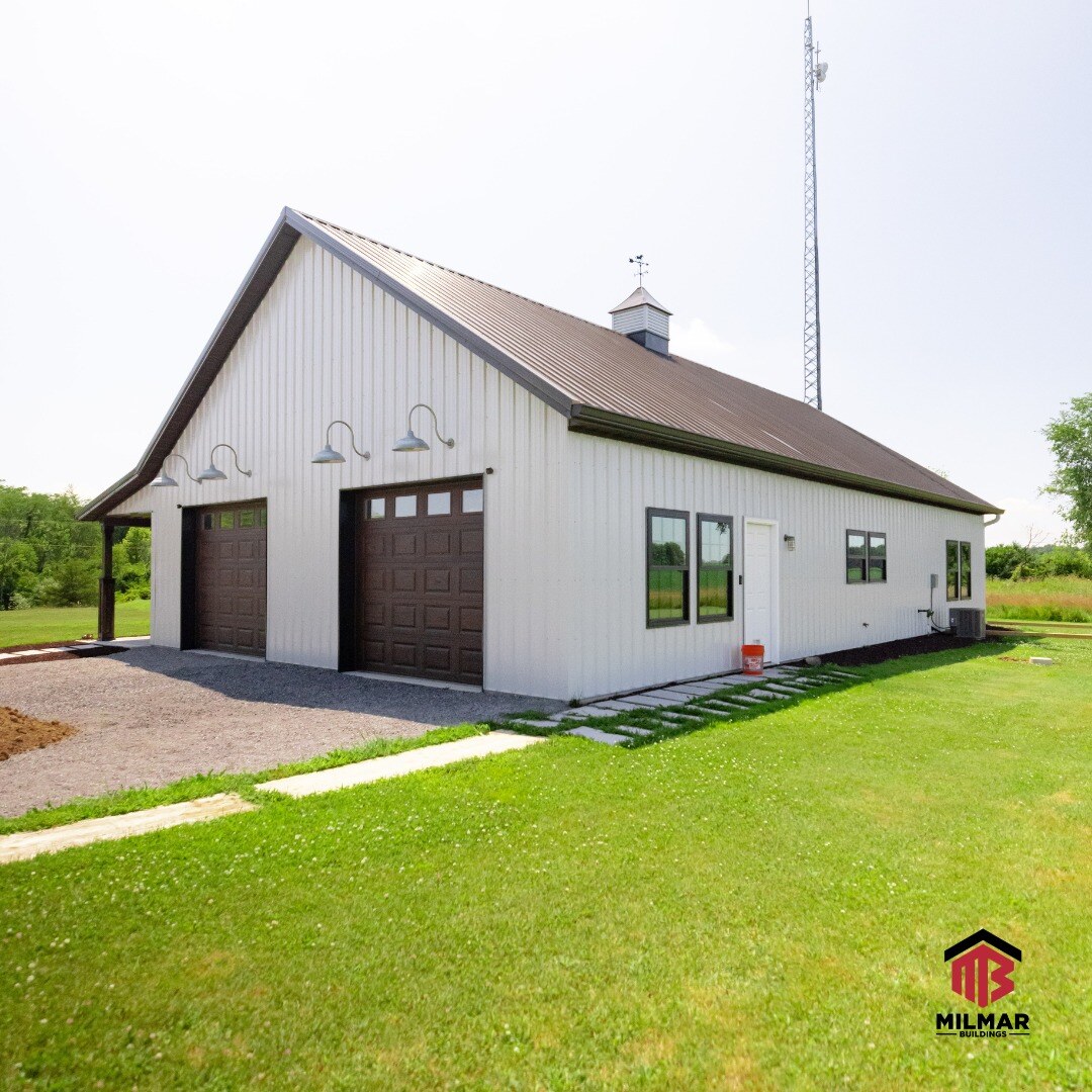 Brown White Barndo/Garage