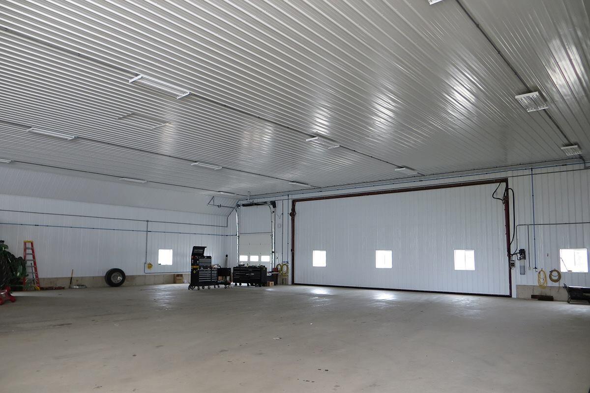 Garage Post Frame Poel Barn Interior View